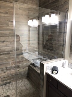 a photo of the interior of a bathroom